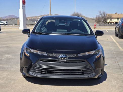 Used 2025 Toyota Corolla LE image 6