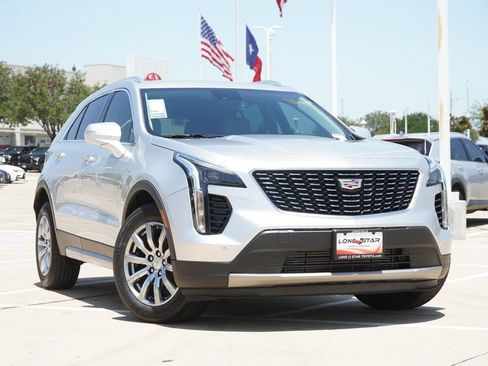 Used 2022 Cadillac XT4 Premium Luxury w/ Safety Alert Package AWD/4WD image 2