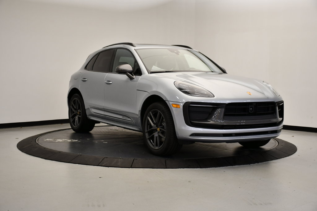 Certified 2026 Porsche Macan Turbo AWD/4WD image 9