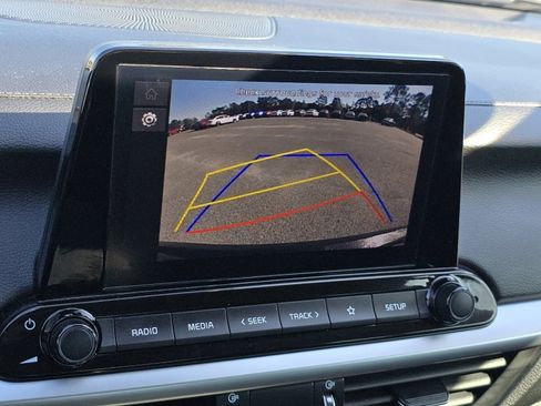 Used 2023 Kia Forte LXS image 4