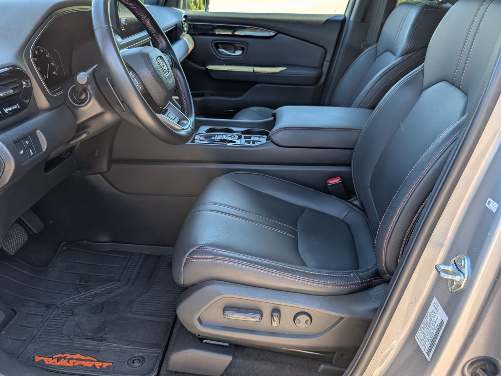 Certified 2025 Honda Pilot TrailSport image 14