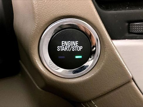 Used 2017 GMC Yukon XL SLT w/ Open Road Package RWD image 34