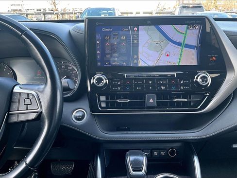 Used 2020 Toyota Highlander Limited image 6