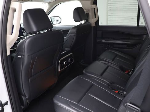 Used 2024 Ford Expedition XLT image 10
