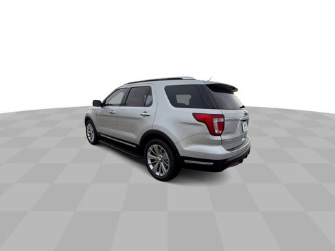Used 2019 Ford Explorer Limited w/ Ford Safe & Smart Package image 7