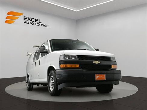 Used 2018 Chevrolet Express 2500 Extended w/ Driver Convenience Package image 31