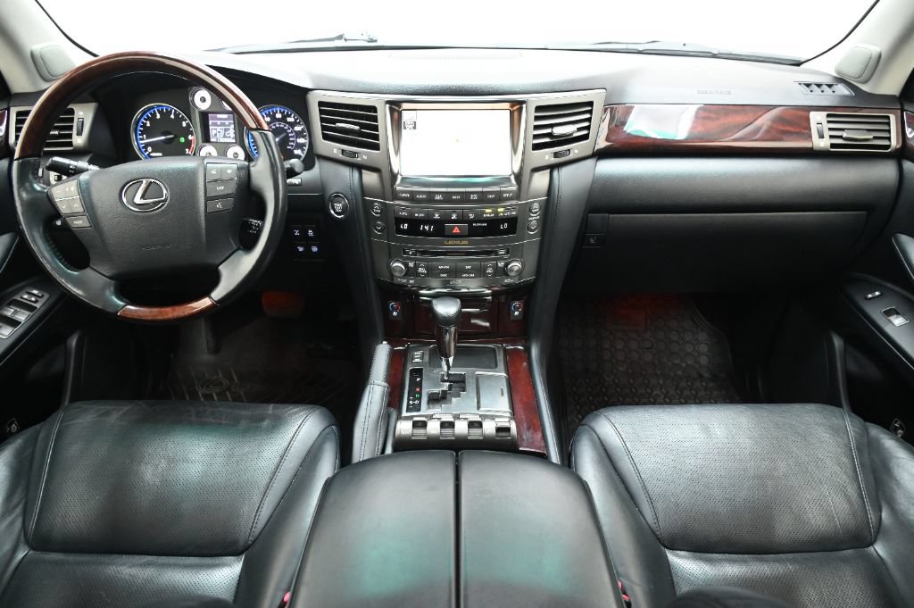 Used 2011 Lexus LX 570 4WD w/ Luxury Pkg image 24