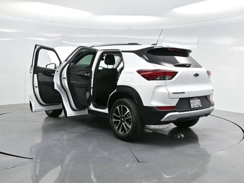 New 2025 Chevrolet TrailBlazer LT w/ Convenience Package FWD image 54