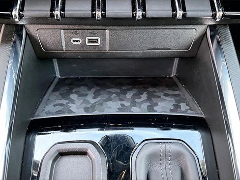 Used 2024 GMC Canyon Elevation w/ Trailering Package image 16