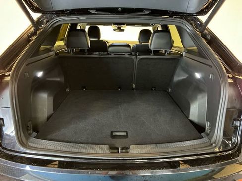 Certified 2024 Volkswagen Atlas Cross Sport SE image 5