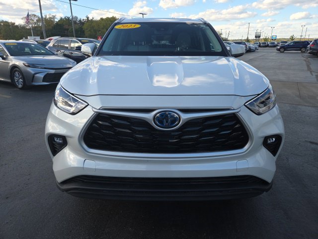 Used 2023 Toyota Highlander Bronze Edition AWD/4WD image 2