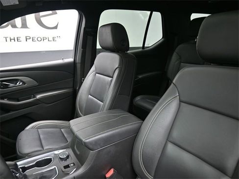 Used 2023 Chevrolet Traverse LT w/ LT Premium Package image 16
