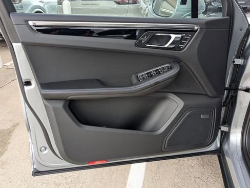 New 2025 Porsche Macan S image 13
