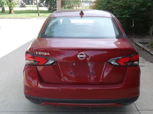 Used 2025 Nissan Versa SV image 5