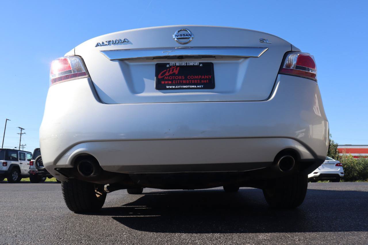 Used 2015 Nissan Altima 2.5 SL w/ Moonroof Package FWD image 9