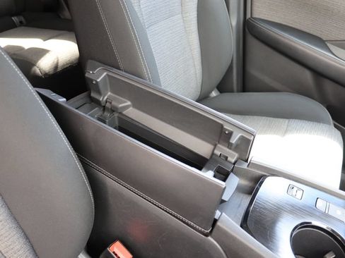 Used 2023 Nissan Rogue SV FWD image 27