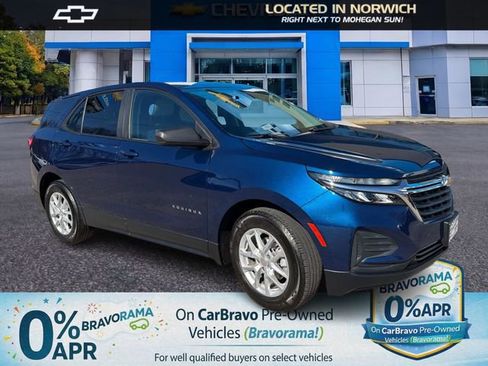 Certified 2022 Chevrolet Equinox LS w/ LS Convenience Package FWD image 3