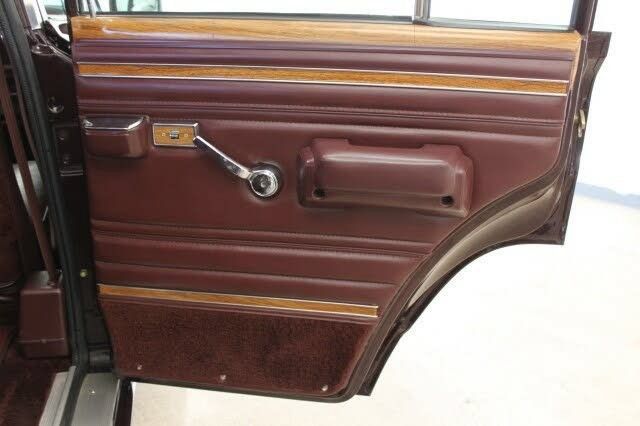 Used 1989 Jeep Grand Wagoneer AWD/4WD image 92
