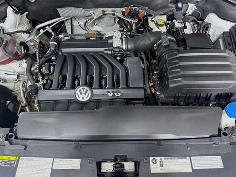 Used 2020 Volkswagen Atlas SEL R-Line AWD/4WD image 31