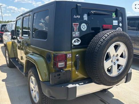 Used 2008 Jeep Wrangler Unlimited Sahara w/ Dual Top Group AWD/4WD image 4