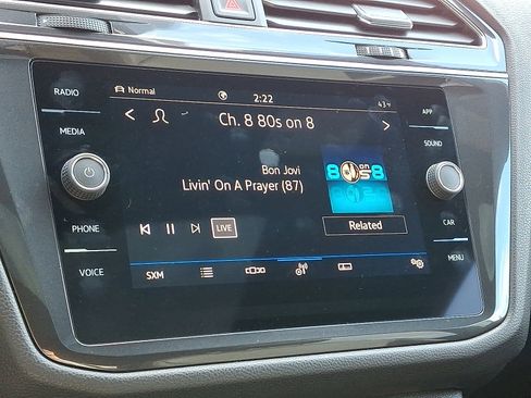 Used 2022 Volkswagen Tiguan SE R-Line image 18