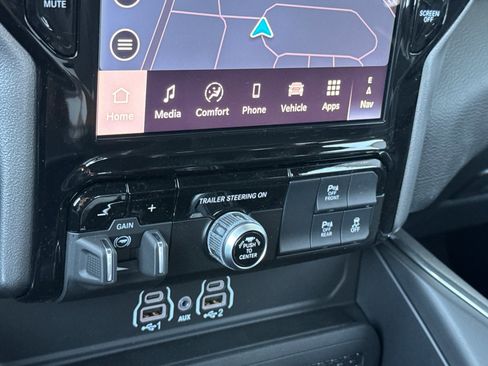 New 2026 RAM 1500 Laramie AWD/4WD image 19