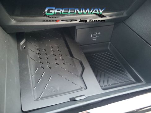 New 2026 Chrysler Pacifica Limited image 25