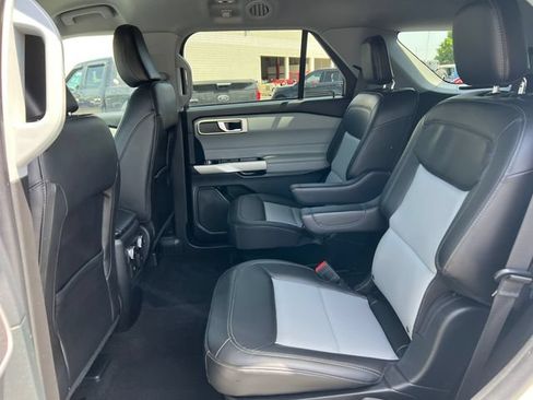 Certified 2023 Ford Explorer XLT w/ Equipment Group 202A AWD/4WD image 5