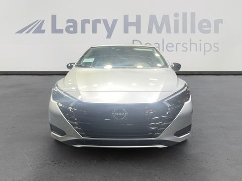 New 2025 Nissan Versa SR w/ Trunk Package image 8