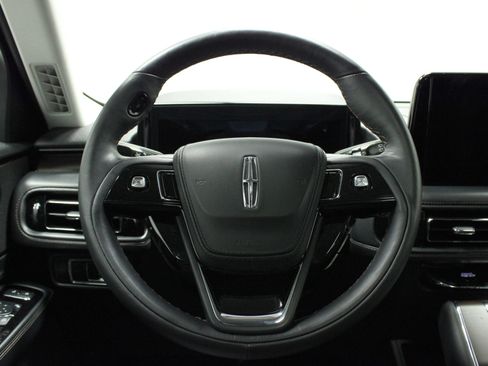 Used 2025 Lincoln Aviator Reserve AWD/4WD image 23