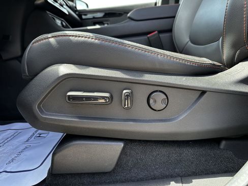 Certified 2025 Honda Pilot TrailSport image 8