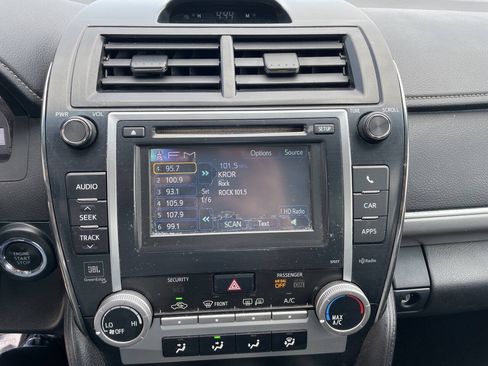 Used 2014 Toyota Camry SE w/ Leather Package FWD image 23
