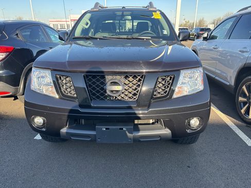 Used 2018 Nissan Frontier PRO-4X w/ Pro-4x Luxury Package image 2