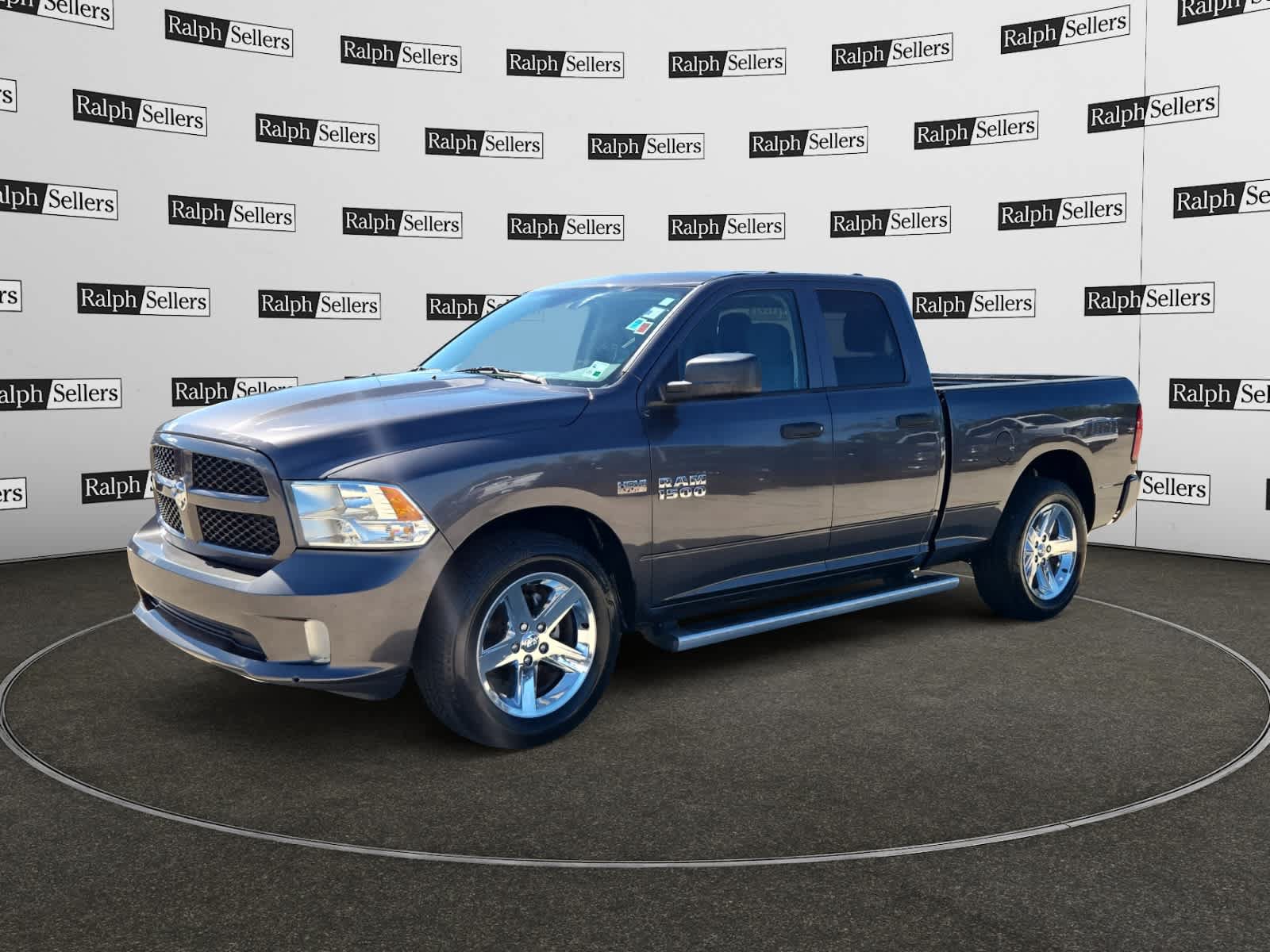 Used 2016 RAM 1500 Express RWD image 2