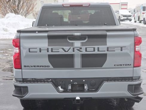 Used 2024 Chevrolet Silverado 1500 Custom w/ Dark Appearance Package image 19