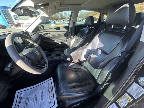 Used 2023 Honda Accord EX image 10