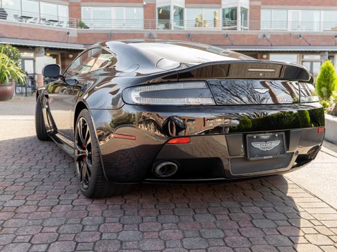 Used 2015 Aston Martin V12 Vantage S image 39