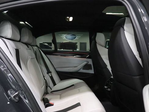 Used 2022 BMW M5 w/ Executive Package image 19