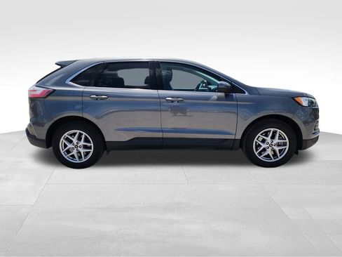 Used 2023 Ford Edge SEL image 9