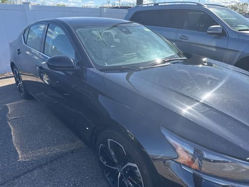 Used 2024 Nissan Altima 2.5 SR FWD image 22