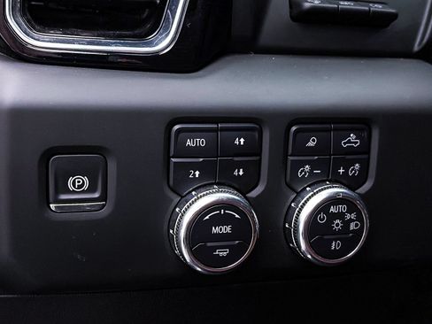 Used 2025 GMC Sierra 1500 Denali Ultimate AWD/4WD image 8
