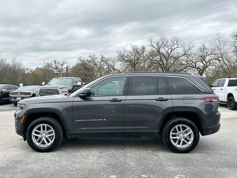 Used 2024 Jeep Grand Cherokee Laredo X w/ Trailer Tow Package AWD/4WD image 12