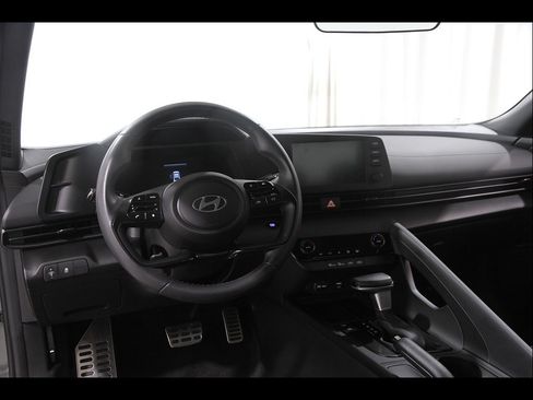 Certified 2025 Hyundai Elantra Sport FWD image 6