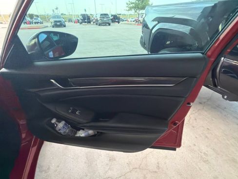 Used 2018 Honda Accord Sport image 21
