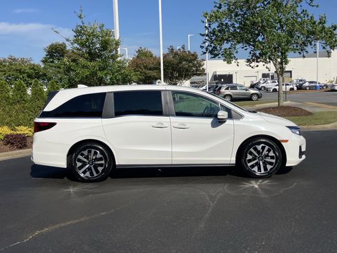 Certified 2025 Honda Odyssey EX-L image 11