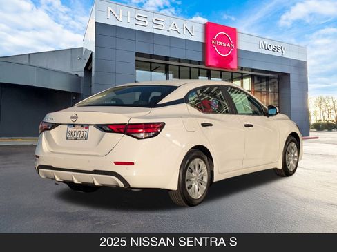 Used 2025 Nissan Sentra S image 8