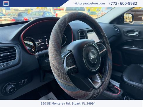 Used 2019 Jeep Compass Trailhawk w/ Cold Weather Group image 32