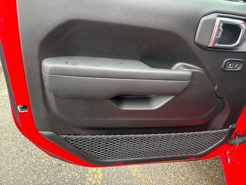 New 2025 Jeep Gladiator Sport image 15