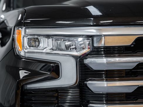 Used 2023 Chevrolet Silverado 1500 High Country w/ High Country Premium Package image 10