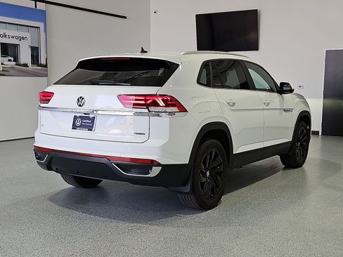Certified 2023 Volkswagen Atlas Cross Sport SE w/ Black Wheel Package AWD/4WD image 8